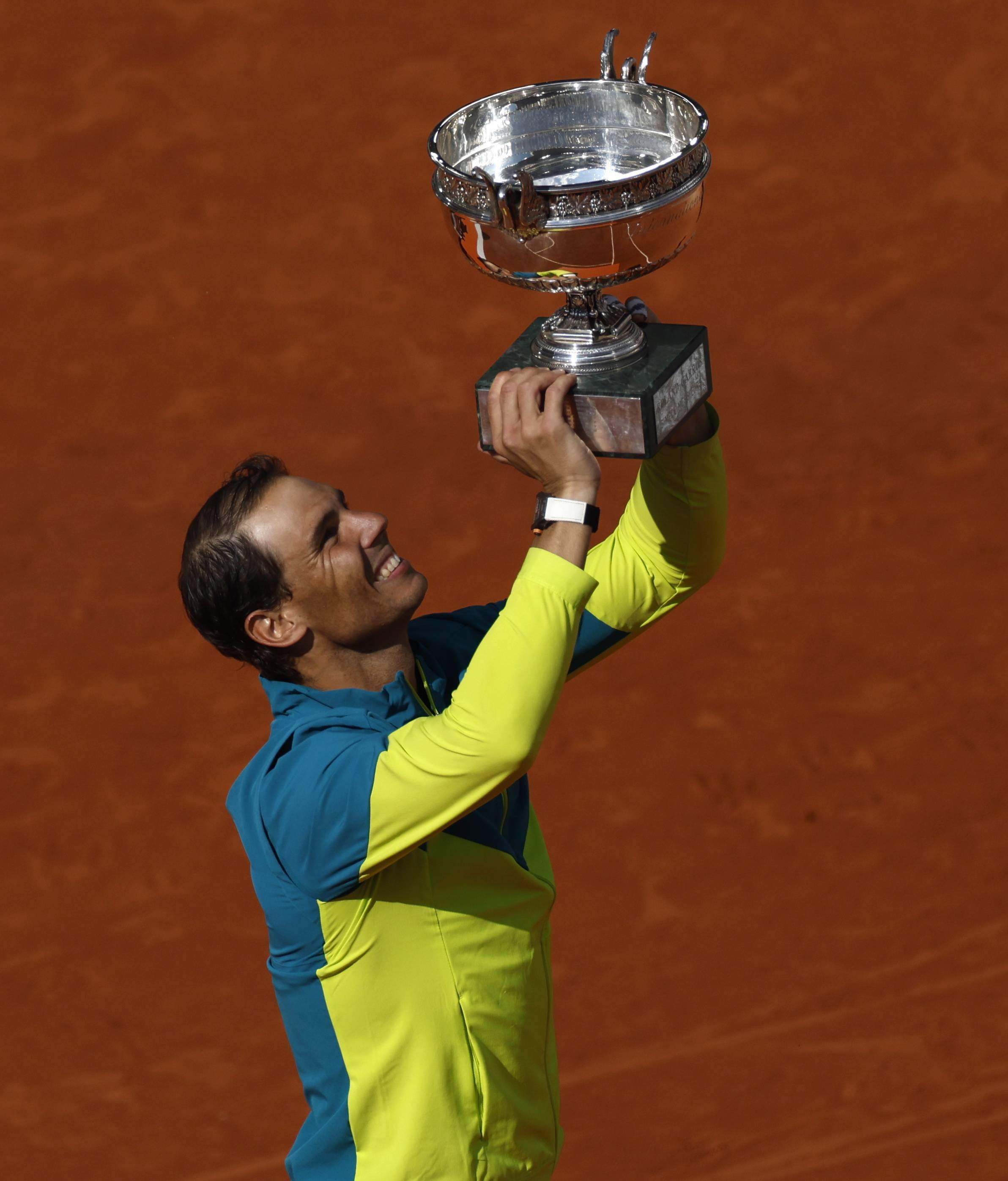 AYX官网入口关于纳达尔在DWG比赛中大胜，爆冷引发热议！的信息